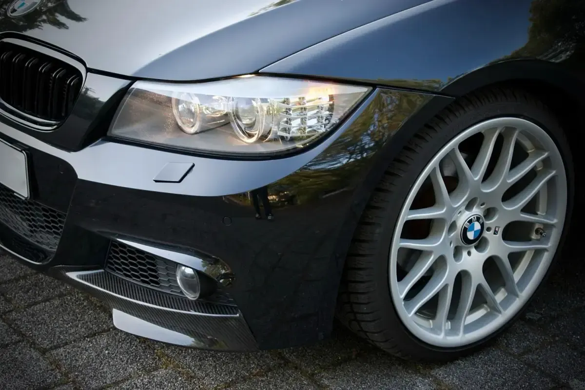 Gebraucht BMW 318 M Sport 145 PS (106 kW) 2011 Schwarz Limousine
