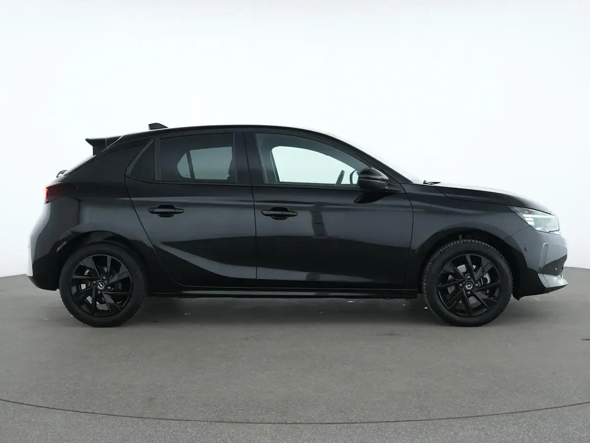 Gebraucht Opel Corsa 131 PS (96 kW) 2024 Lackierung schwarz Kleinwagen