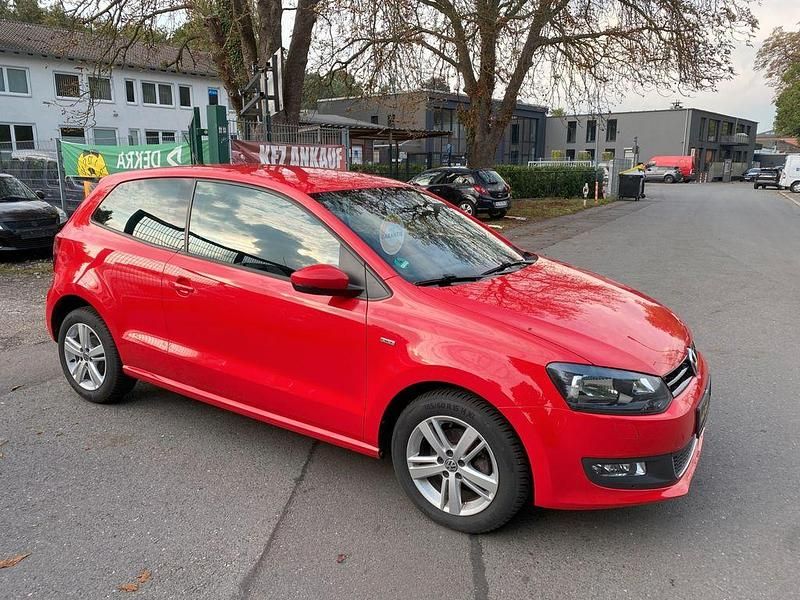 Rot Gebraucht 2014 VW Polo Life Kleinwagen | 8.450 € (Fairer Preis) - Bild 1/4