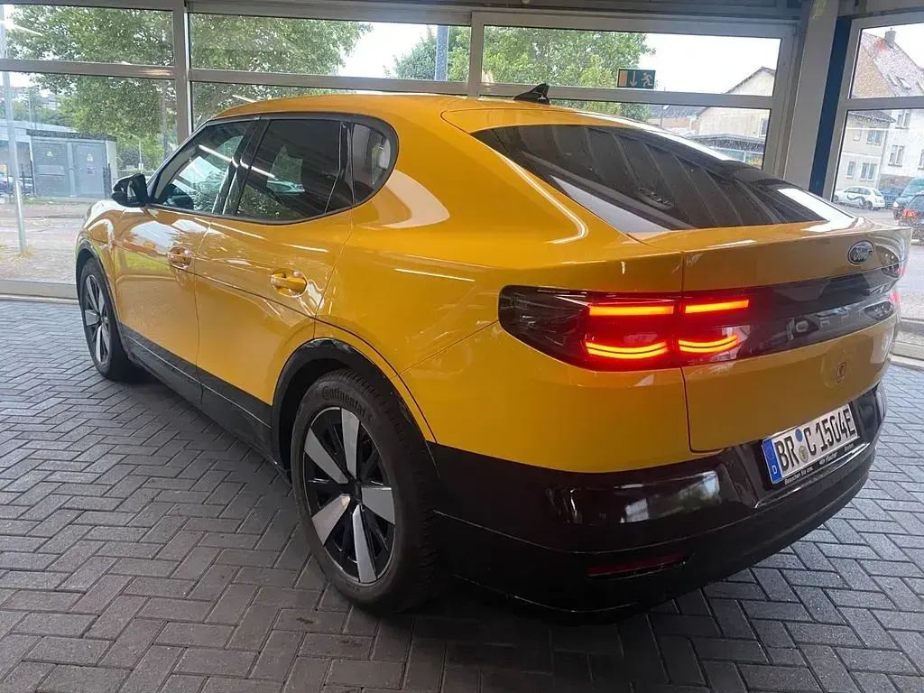 Gebraucht Ford Capri Extended Range 210 kW (286 PS) 2025 Omg yellow 7 schwarz foliert SUV