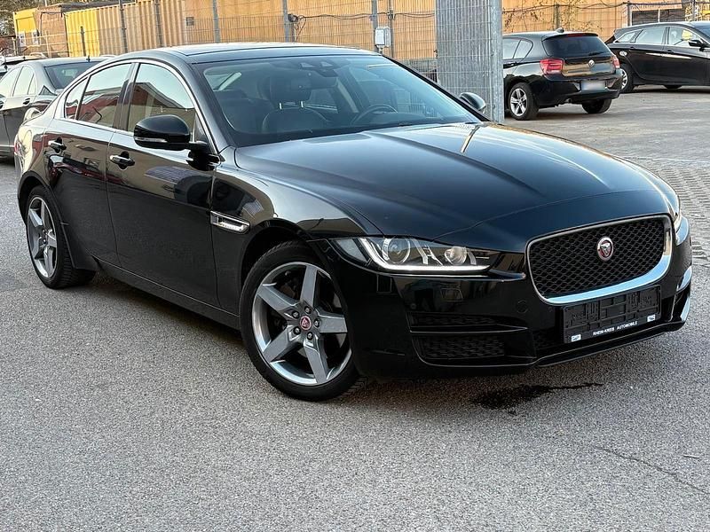 Gebraucht Jaguar XE Pure 179 PS (131 kW) 2016 Schwarz Limousine