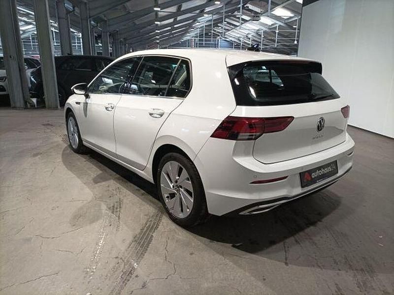 Gebraucht VW Golf VIII Style 150 PS (110 kW) 2023 Weiß Limousine