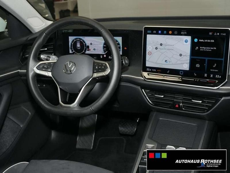 Gebraucht VW Passat Business 150 PS (110 kW) 2025 Pure white Kombi