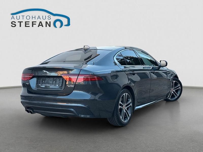 Gebraucht Jaguar XE R-Dynamic 179 PS (131 kW) 2019 Grau Limousine