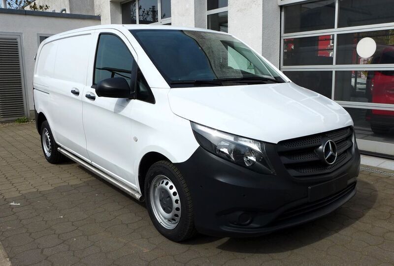 Arktikweiss Gebraucht 2019 Mercedes Vito Van / Kleinbus | 16.490 € (Superpreis) - Bild 1/4
