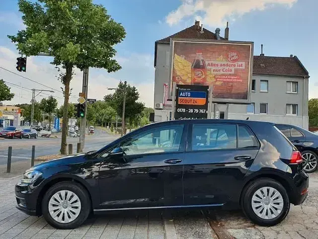 Gebraucht VW Golf VII 86 PS (63 kW) 2017 Schwarz Limousine