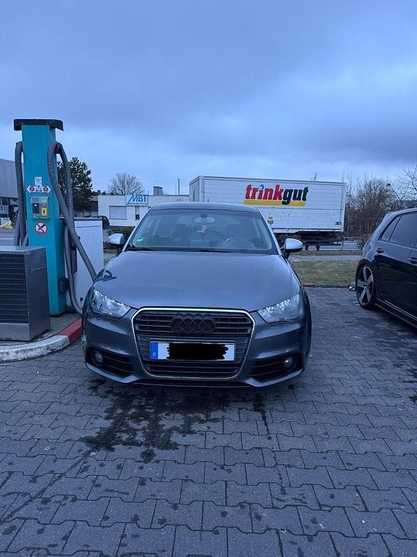 Gebraucht Audi A1 Ambiente 105 PS (77 kW) 2013 Grau Kleinwagen