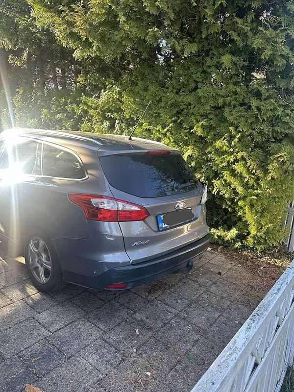 Gebraucht Ford Focus Titanium 150 PS (110 kW) 2012 Braun Kombi