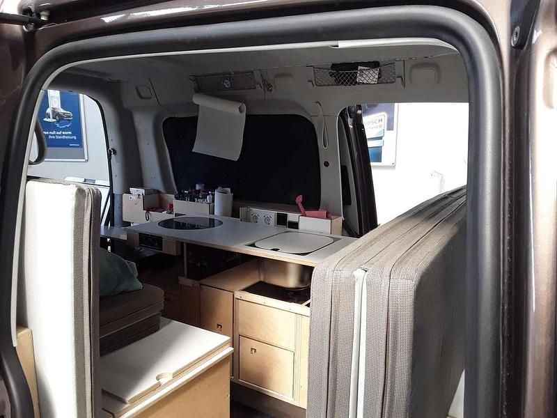 Gebraucht VW Caddy Maxi Team 105 PS (77 kW) 2015 Toffeebraun metallic Van / Kleinbus