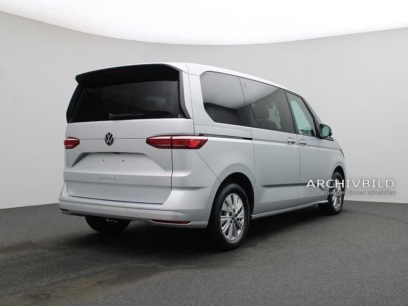 Gebraucht VW Multivan 150 PS (110 kW) 2025 Reflexsilber Van