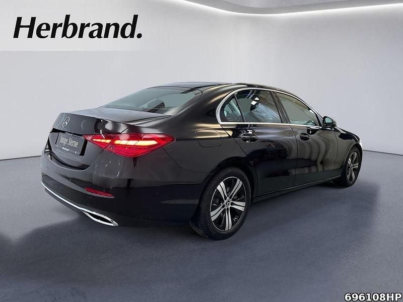 Gebraucht Mercedes C180 Avantgarde 170 PS (125 kW) 2025 Metalliclack obsidianschwarz Limousine