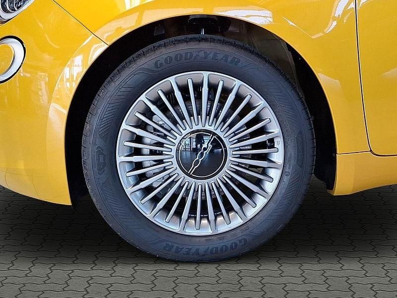 Neu Fiat 500 65 PS (47 kW) 2026 Gelb Kleinwagen