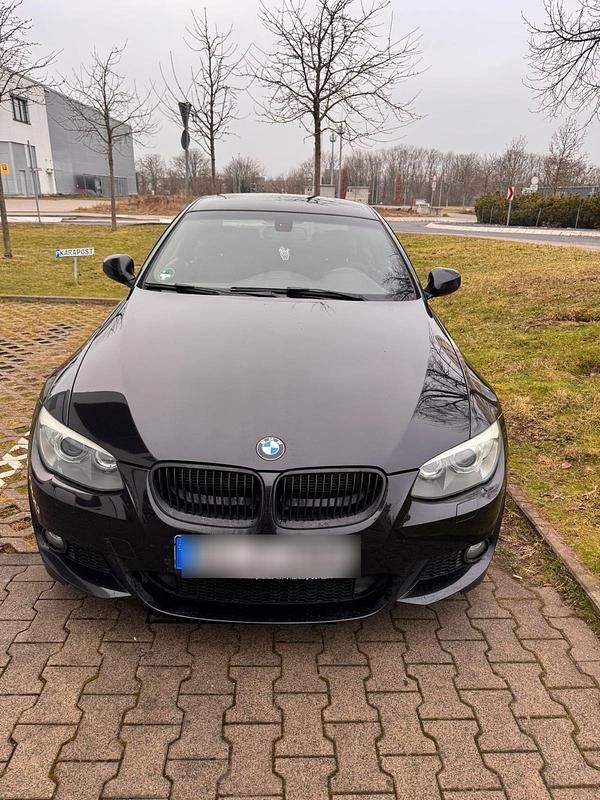 Schwarz Gebraucht 2011 BMW 320 M Sport Coupé | 6.900 € (Guter Preis) - Bild 1/4