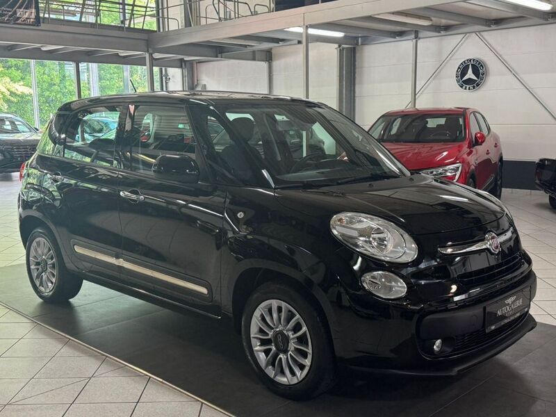 Schwarz Gebraucht 2015 Fiat 500L Lounge Van / Kleinbus | 9.900 € (Fairer Preis) - Bild 1/4