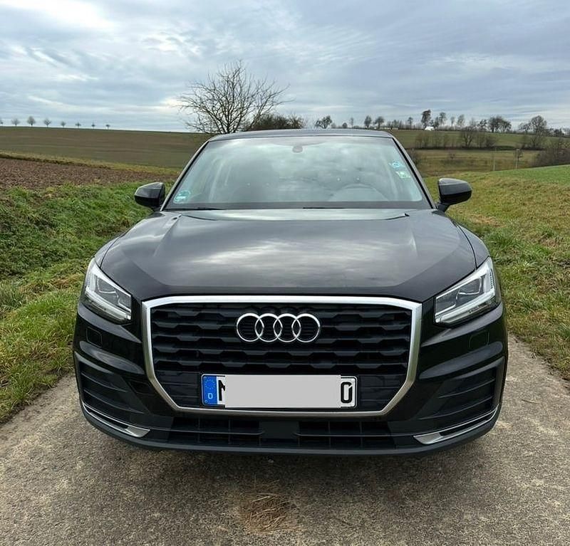 Schwarz Gebraucht 2018 Audi Q2 Comfort SUV | 16.600 € (Guter Preis) - Bild 1/4