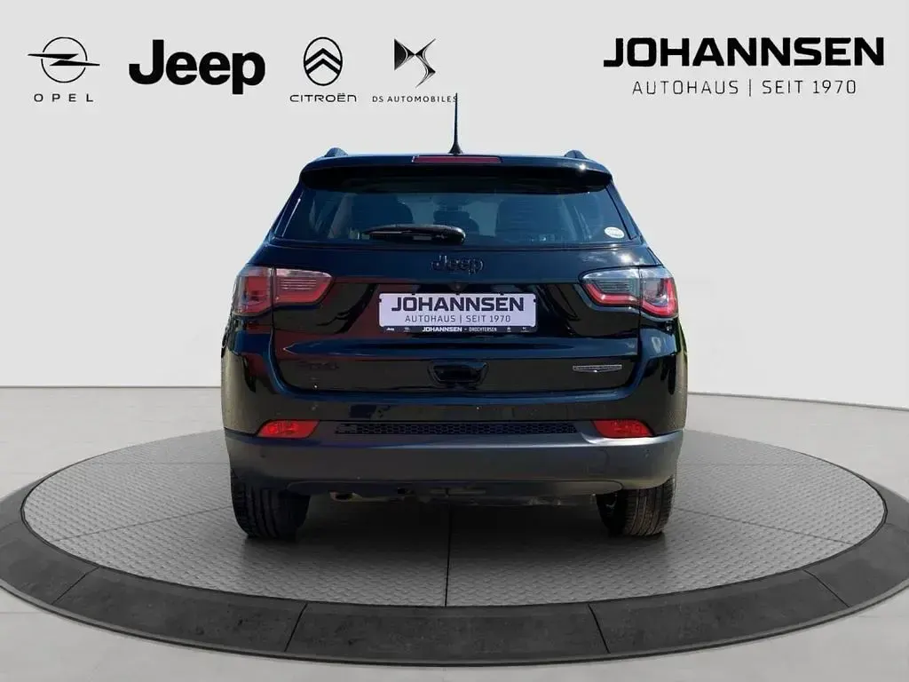 Gebraucht Jeep Compass Night Eagle 140 PS (102 kW) 2019 Diamond black SUV