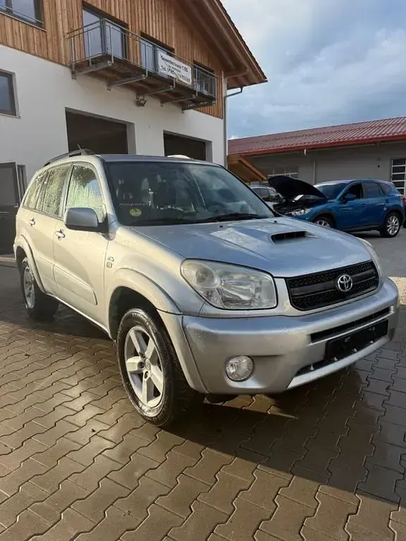 Gebraucht Toyota RAV4 Edition 116 PS (85 kW) 2005 Silber SUV