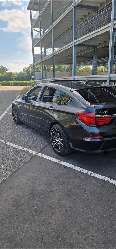 Braun Gebraucht 2011 BMW 535 Gran Turismo Limousine | 10.599 € (Fairer Preis) - Bild 1/4
