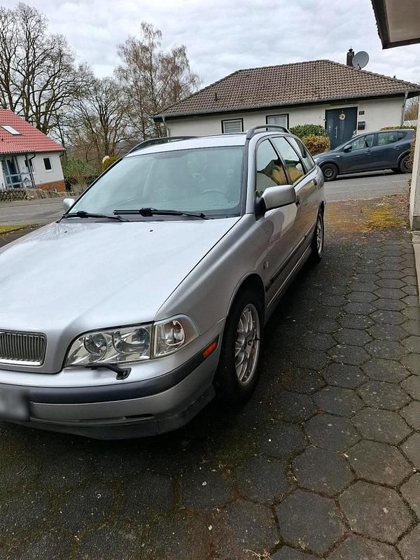 Gebraucht Volvo V40 140 PS (102 kW) 1999 Silber Kombi