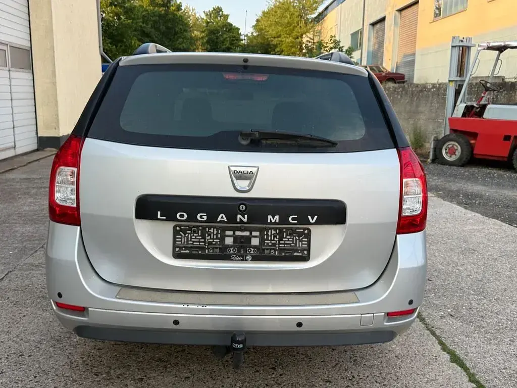 Gebraucht Dacia Logan MCV Lauréate 90 PS (66 kW) 2014 Silber Kombi