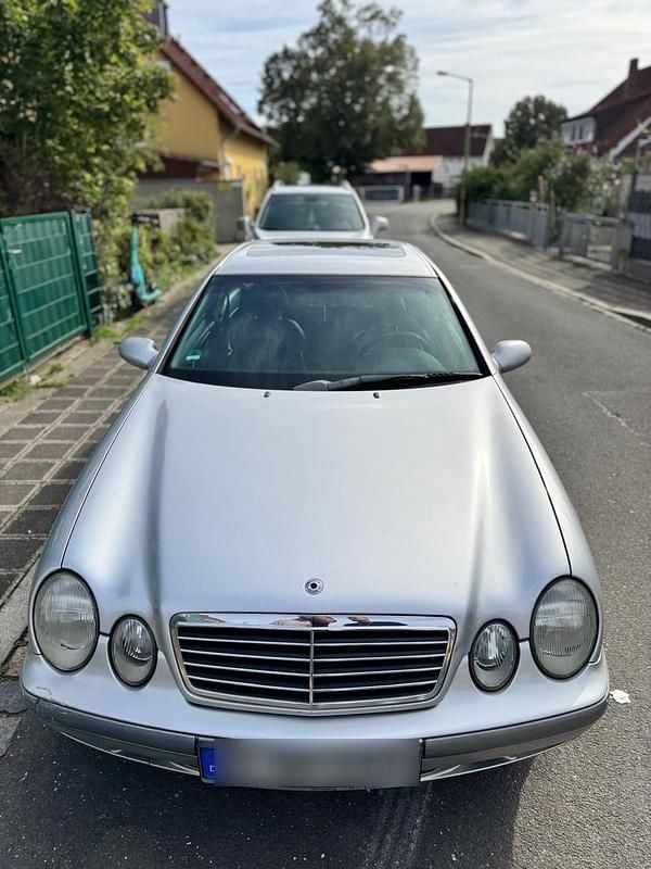 Silber Gebraucht 1998 Mercedes CLK320 Coupé | 2.700 € (Superpreis) - Bild 1/4