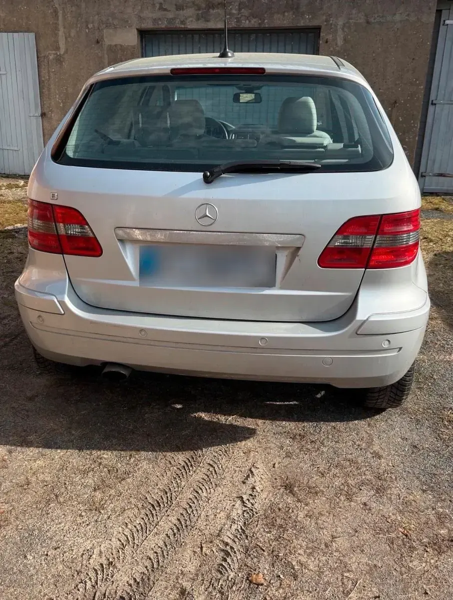 Gebraucht Mercedes B150 96 PS (70 kW) 2007 Silber Van / Kleinbus
