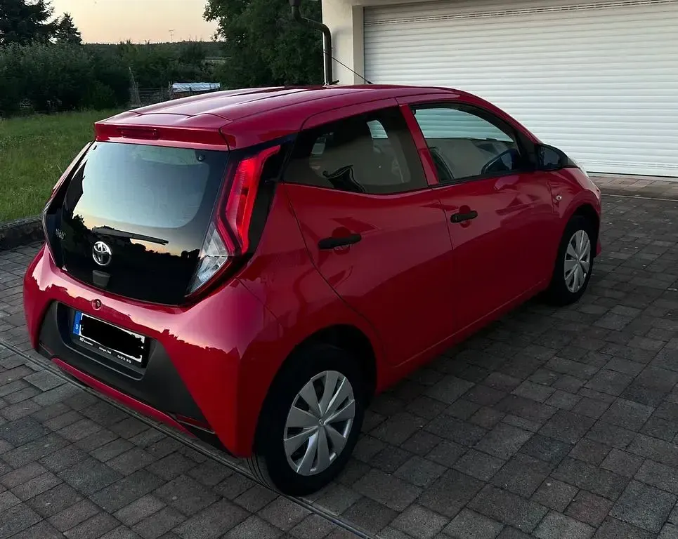 Gebraucht Toyota Aygo 72 PS (52 kW) 2019 Rot Kleinwagen