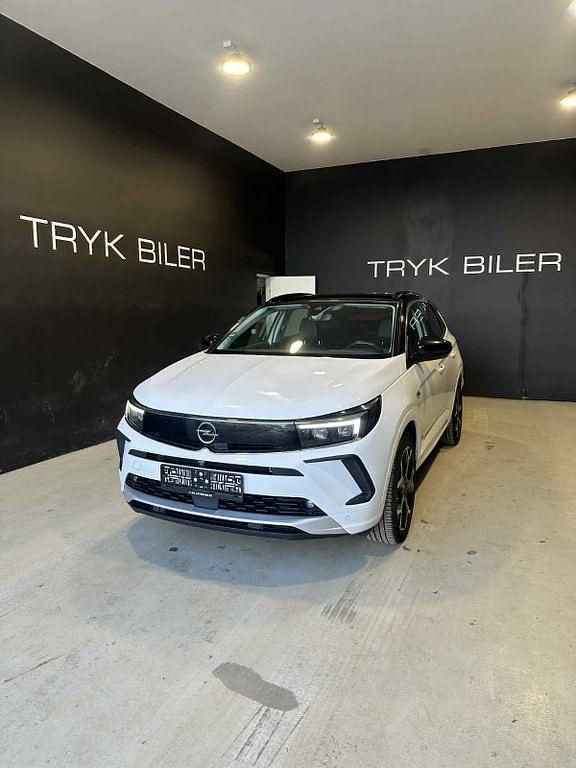 Weiß Gebraucht 2022 Opel Grandland X Business SUV | 14.800 € (Guter Preis) - Bild 1/4