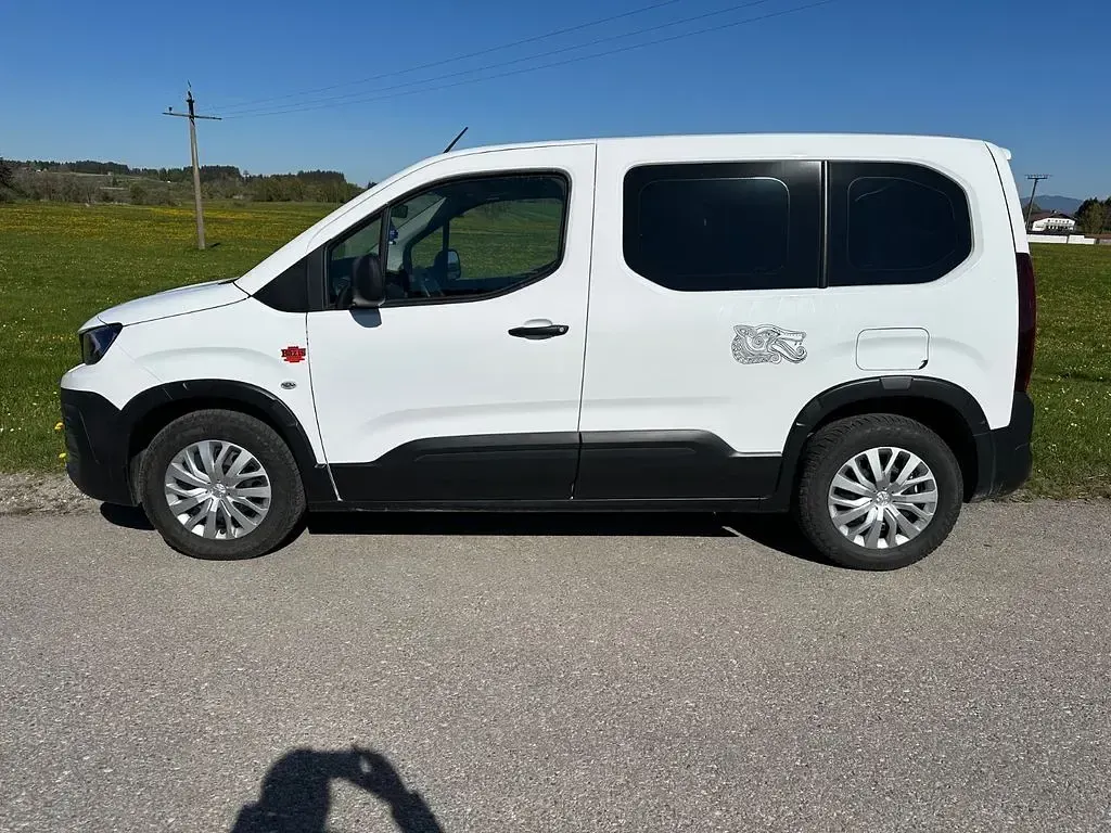 Gebraucht Peugeot Rifter Active 102 PS (75 kW) 2021 Weiß Van / Kleinbus