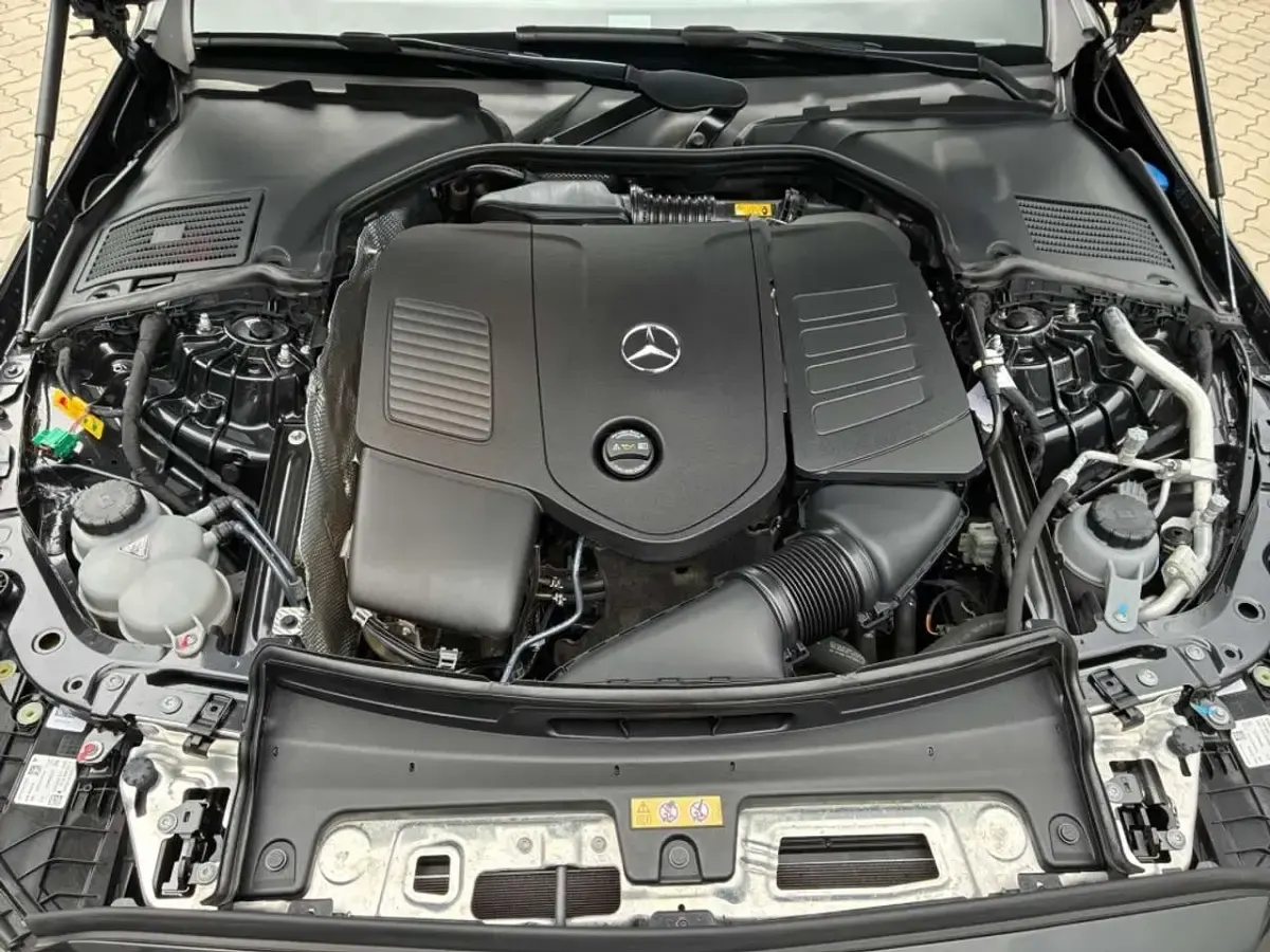 Gebraucht Mercedes C300e AMG 204 PS (150 kW) 2023 Graphitgrau Limousine