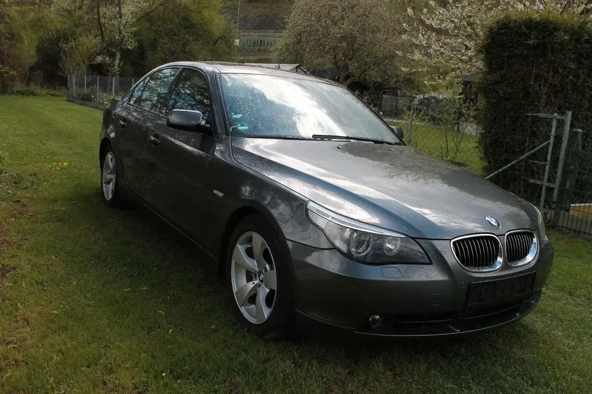 Gebraucht BMW 535 Sport Line 272 PS (200 kW) 2005 Grau Limousine