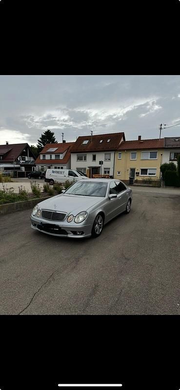 Silber Gebraucht 2003 Mercedes E320 Limousine | 3.250 € (Guter Preis) - Bild 1/4