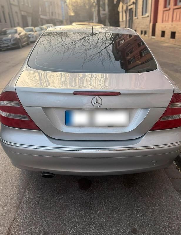 Gebraucht Mercedes CLK200 167 PS (122 kW) 2004 Silber Coupé