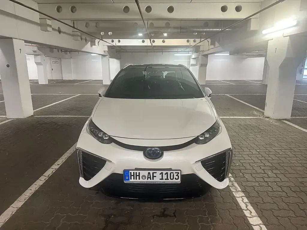 Gebraucht Toyota Mirai 152 PS (111 kW) 2018 Weiß Limousine