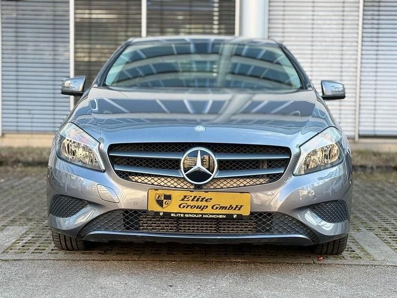 Gebraucht Mercedes A180 109 PS (80 kW) 2013 Grau Limousine
