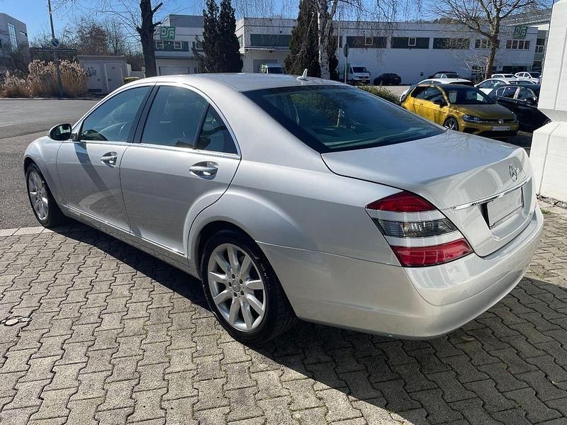 Gebraucht Mercedes S320 235 PS (172 kW) 2007 Iridiumsilber  metalliclack Limousine