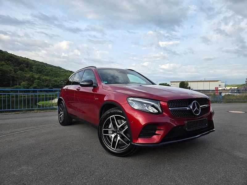 Rot Gebraucht 2017 Mercedes GLC43 AMG AMG SUV | 34.900 € (Fairer Preis) - Bild 1/4