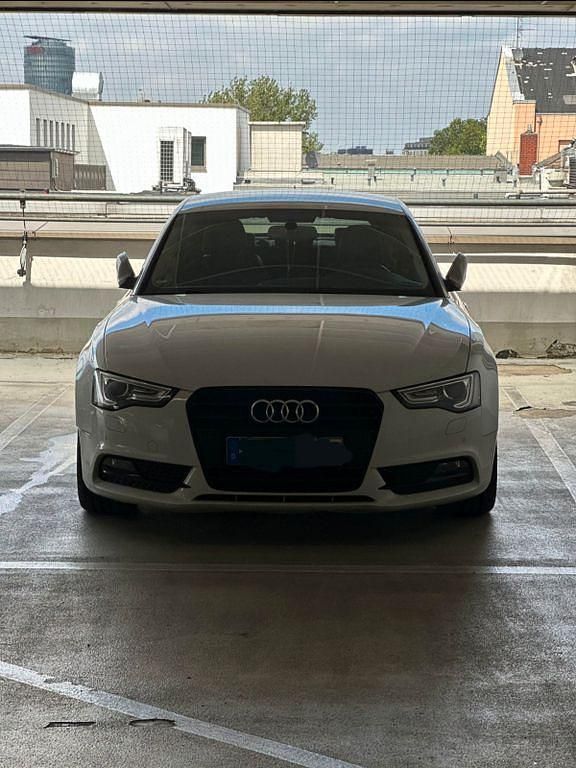 Weiß Gebraucht 2013 Audi A5 Sportback Sport Kleinwagen | 10.490 € (Fairer Preis) - Bild 1/4