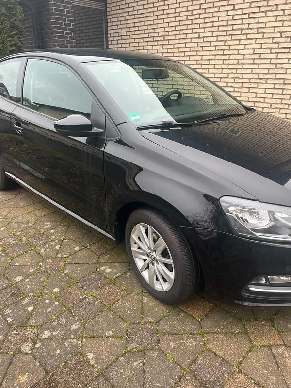 Gebraucht VW Polo 75 PS (55 kW) 2017 Schwarz Kleinwagen