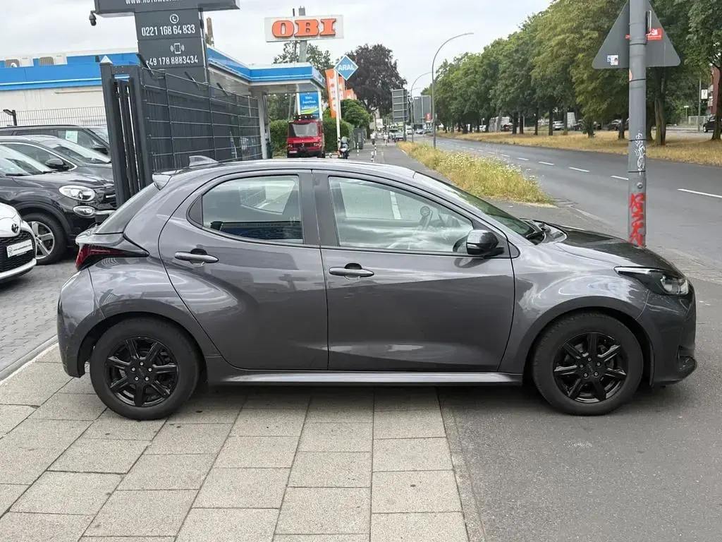 Gebraucht Toyota Yaris Comfort 125 PS (91 kW) 2021 Grau Kleinwagen
