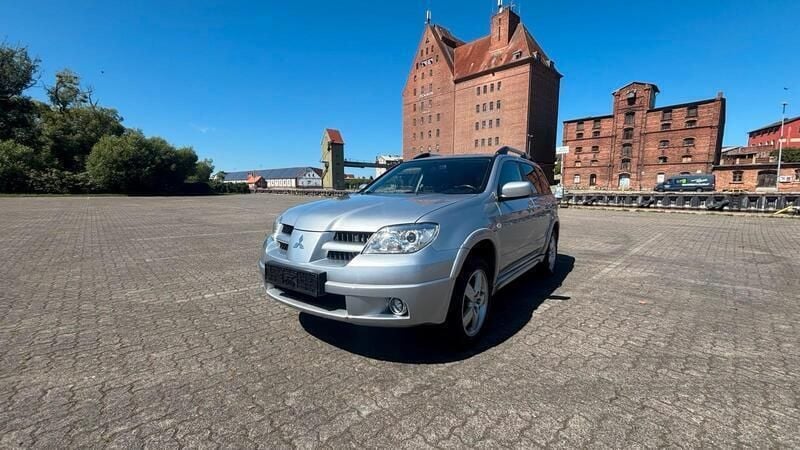 Silber Gebraucht 2007 Mitsubishi Outlander SUV | 5.950 € (Fairer Preis) - Bild 1/4