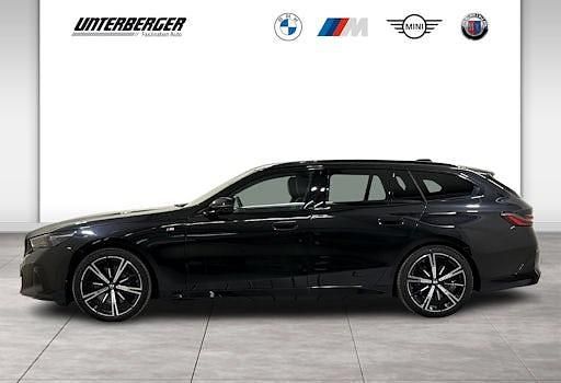 Gebraucht BMW 540 Comfort Edition 303 PS (222 kW) 2025 Schwarz Kombi