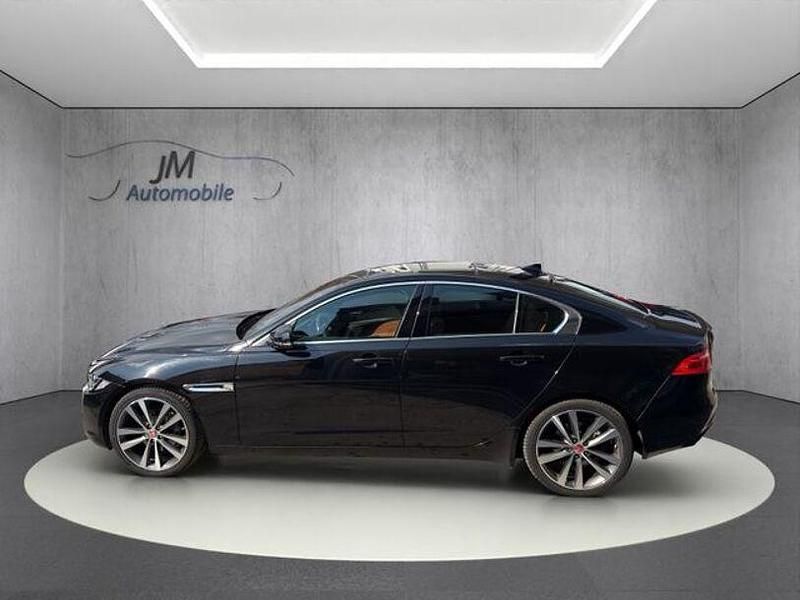 Gebraucht Jaguar XE Portfolio 185 PS (136 kW) 2016 Schwarz Limousine