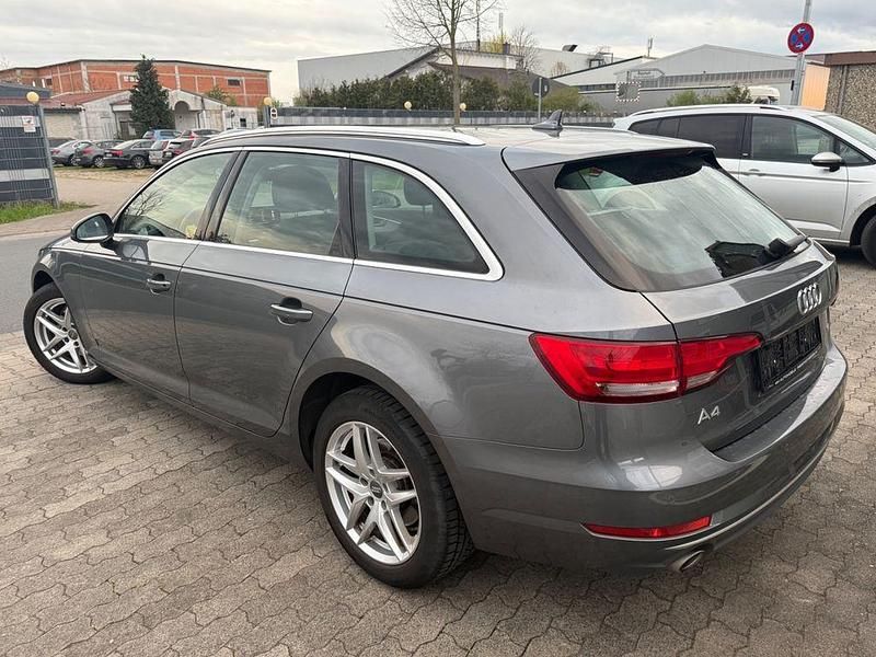 Używany Audi A4 S-Line 150 KM (110 kW) 2018 Szary Sedan/Limuzyna
