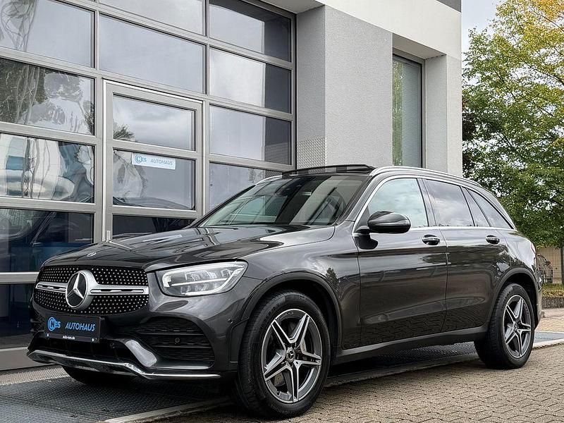 Grau Gebraucht 2022 Mercedes GLC220 SUV | 32.890 € - Bild 1/4