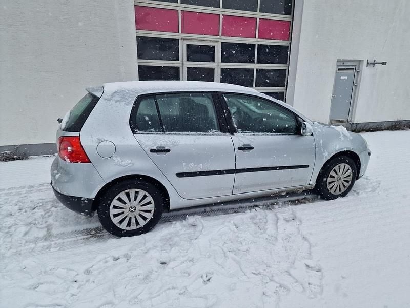 Gebraucht VW Golf V 74 PS (54 kW) 2004 Silber Kleinwagen