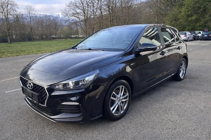 Gebraucht Hyundai i30 N Line 140 PS (102 kW) 2019 Schwarz Limousine