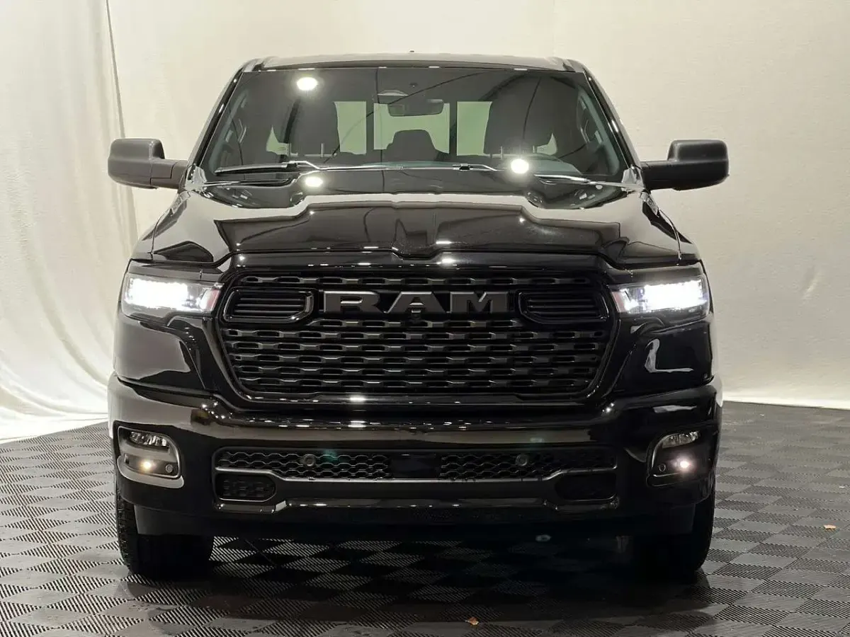 Neu Dodge Ram 424 PS (311 kW) 2025 Schwarz Pickup