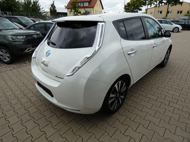 Gebraucht Nissan Leaf Tekna 80 kW (109 PS) 2017 Weiß Kleinwagen