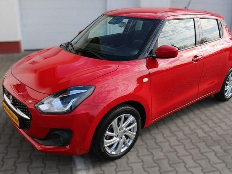 Gebraucht Suzuki Swift Comfort 83 PS (61 kW) 2022 Rot Kleinwagen